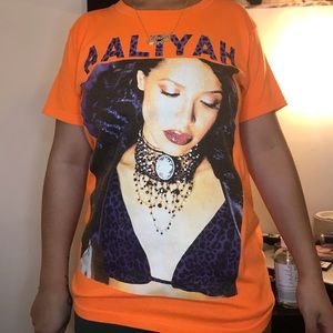 Graphic  AALIYAH design shirt